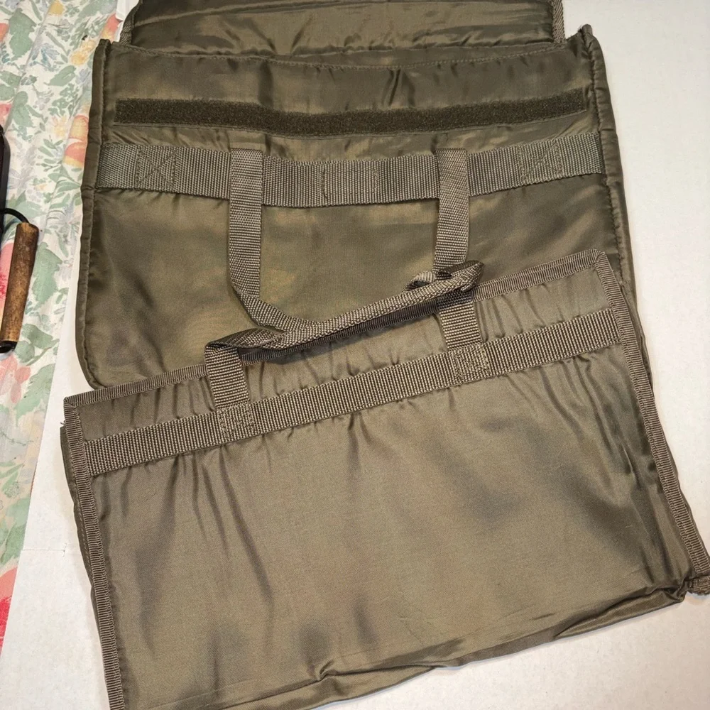 High Sierra Army Green Laptop or Messenger Bag pockets